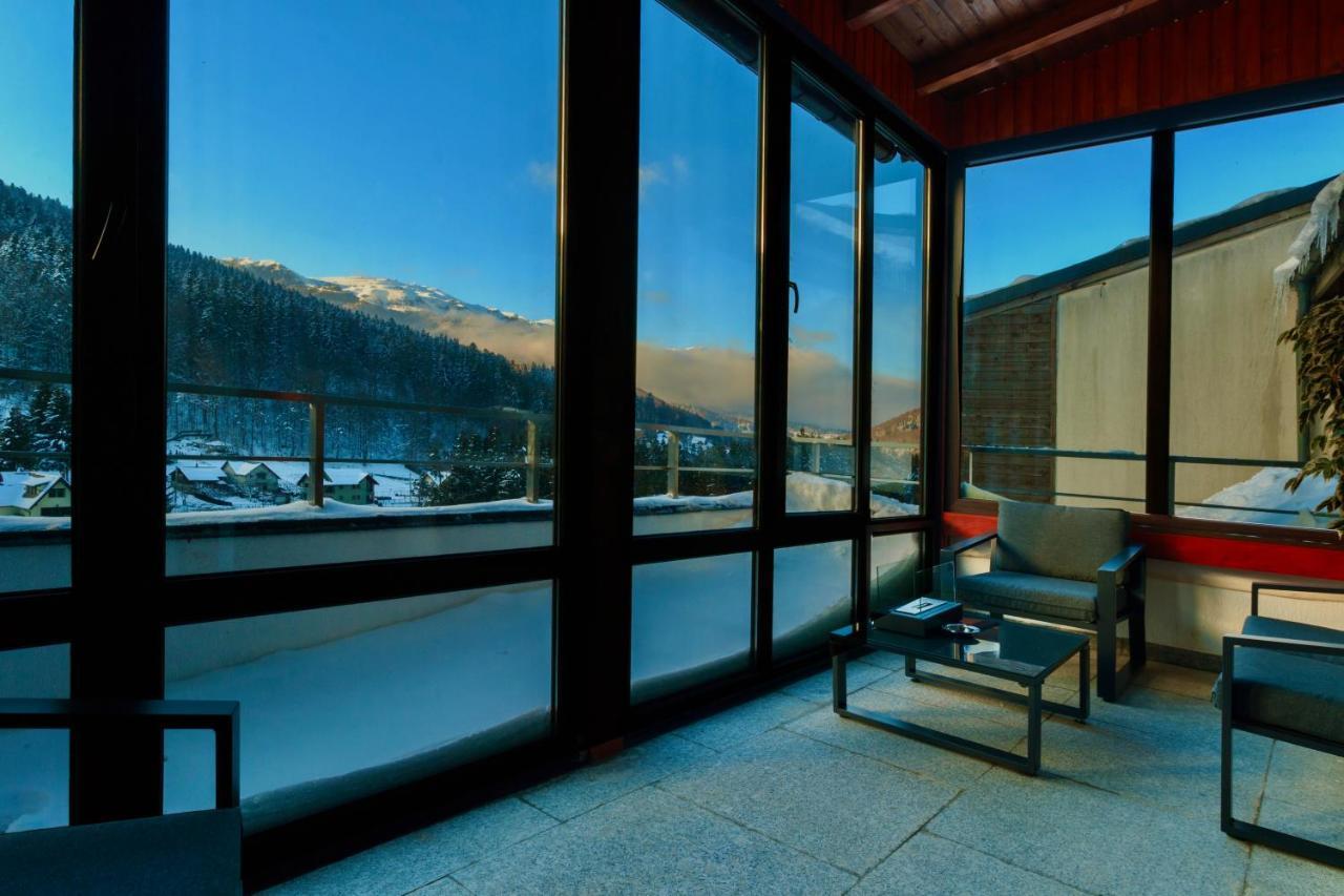 Best View Ap With Parking And 2 Bathrooms Sinaia Exteriör bild