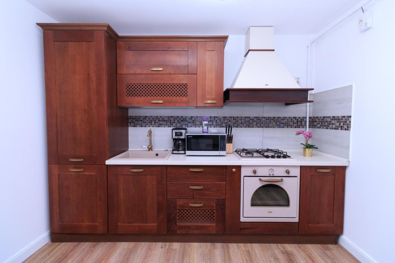 Best View Ap With Parking And 2 Bathrooms Sinaia Exteriör bild