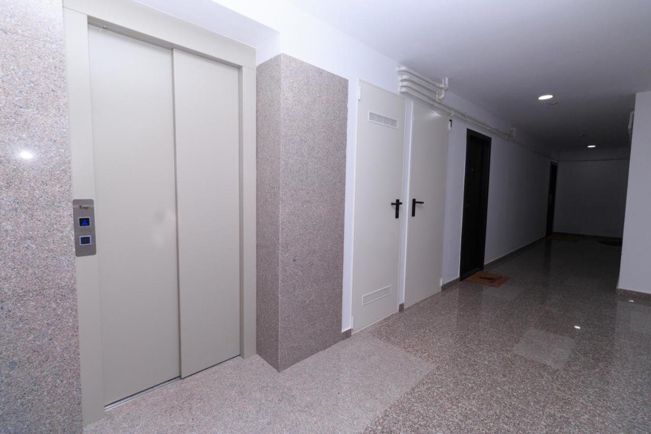 Best View Ap With Parking And 2 Bathrooms Sinaia Exteriör bild