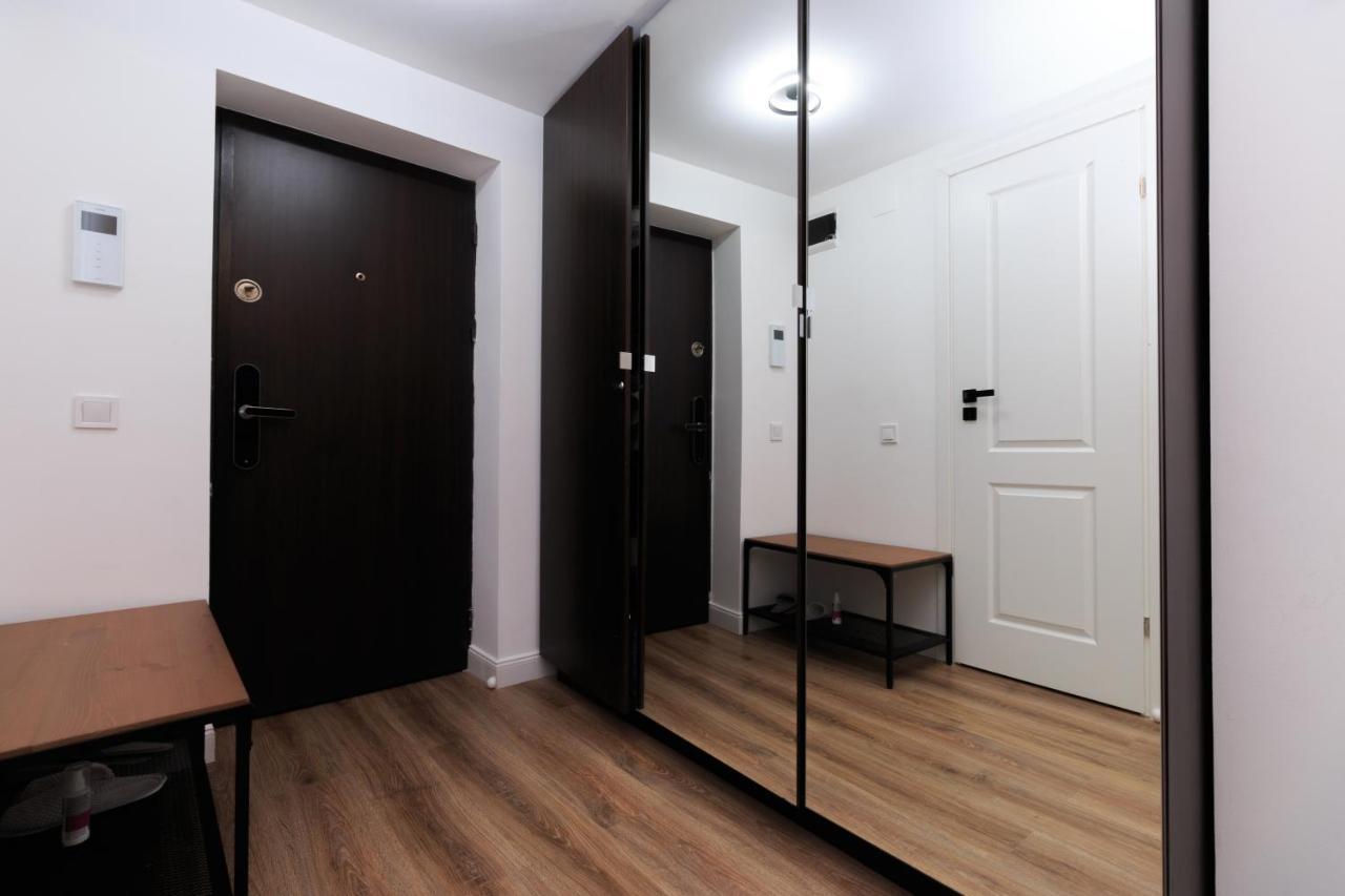 Best View Ap With Parking And 2 Bathrooms Sinaia Exteriör bild
