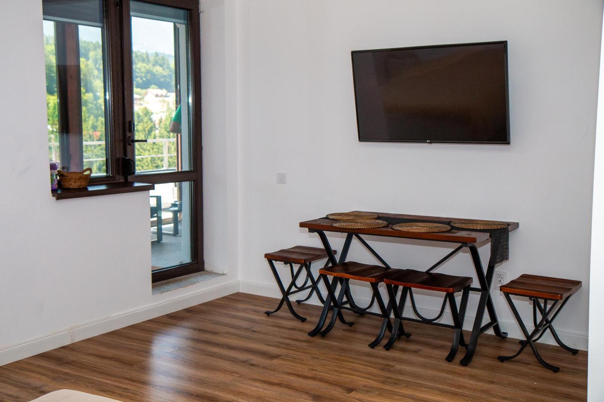 Best View Ap With Parking And 2 Bathrooms Sinaia Exteriör bild