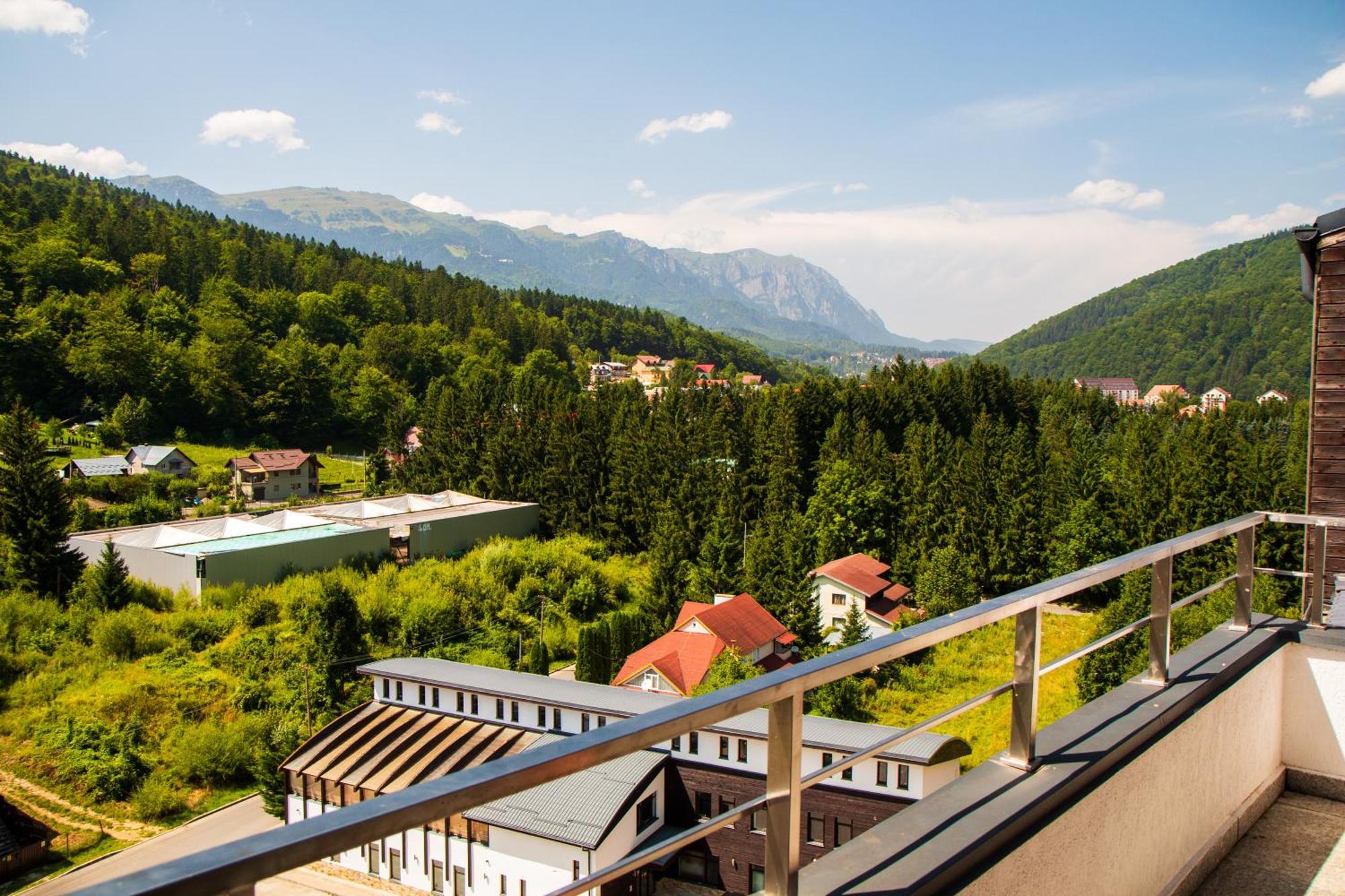 Best View Ap With Parking And 2 Bathrooms Sinaia Exteriör bild