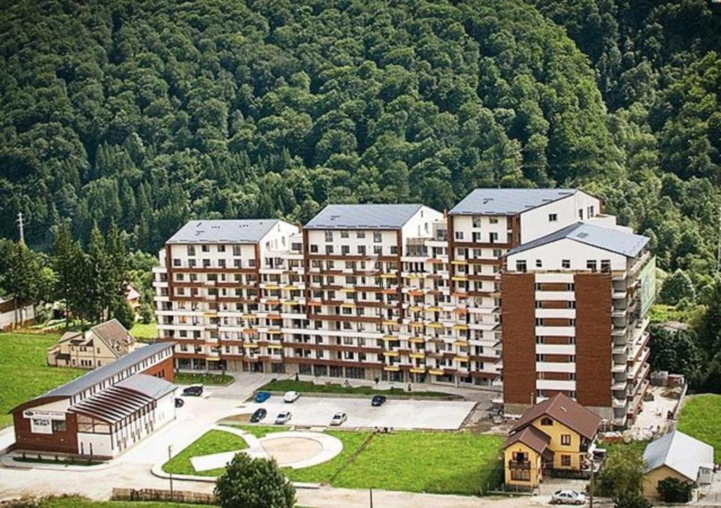 Best View Ap With Parking And 2 Bathrooms Sinaia Exteriör bild