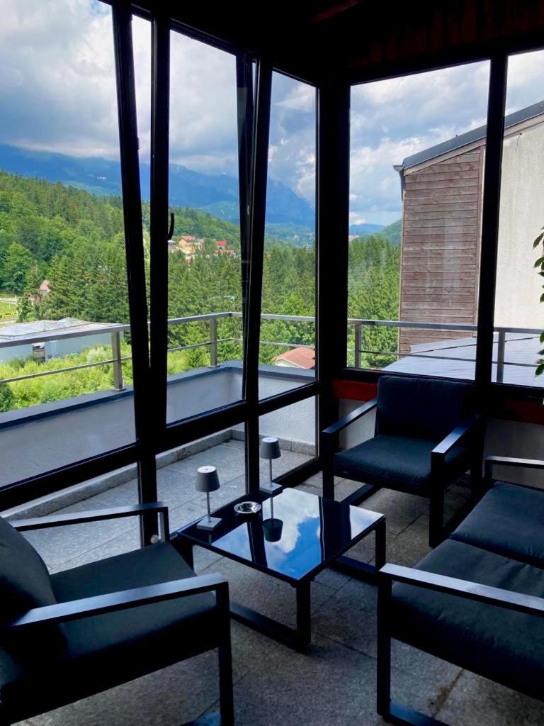 Best View Ap With Parking And 2 Bathrooms Sinaia Exteriör bild