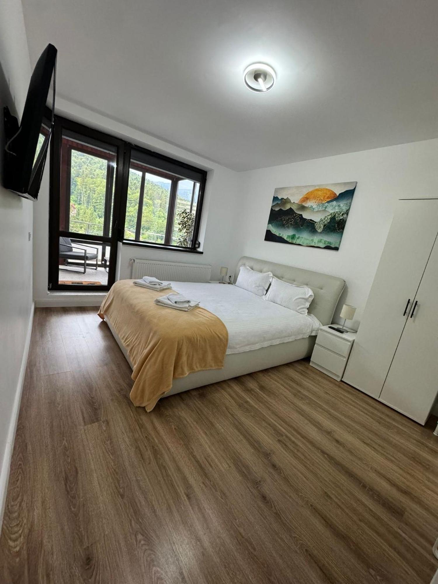 Best View Ap With Parking And 2 Bathrooms Sinaia Exteriör bild