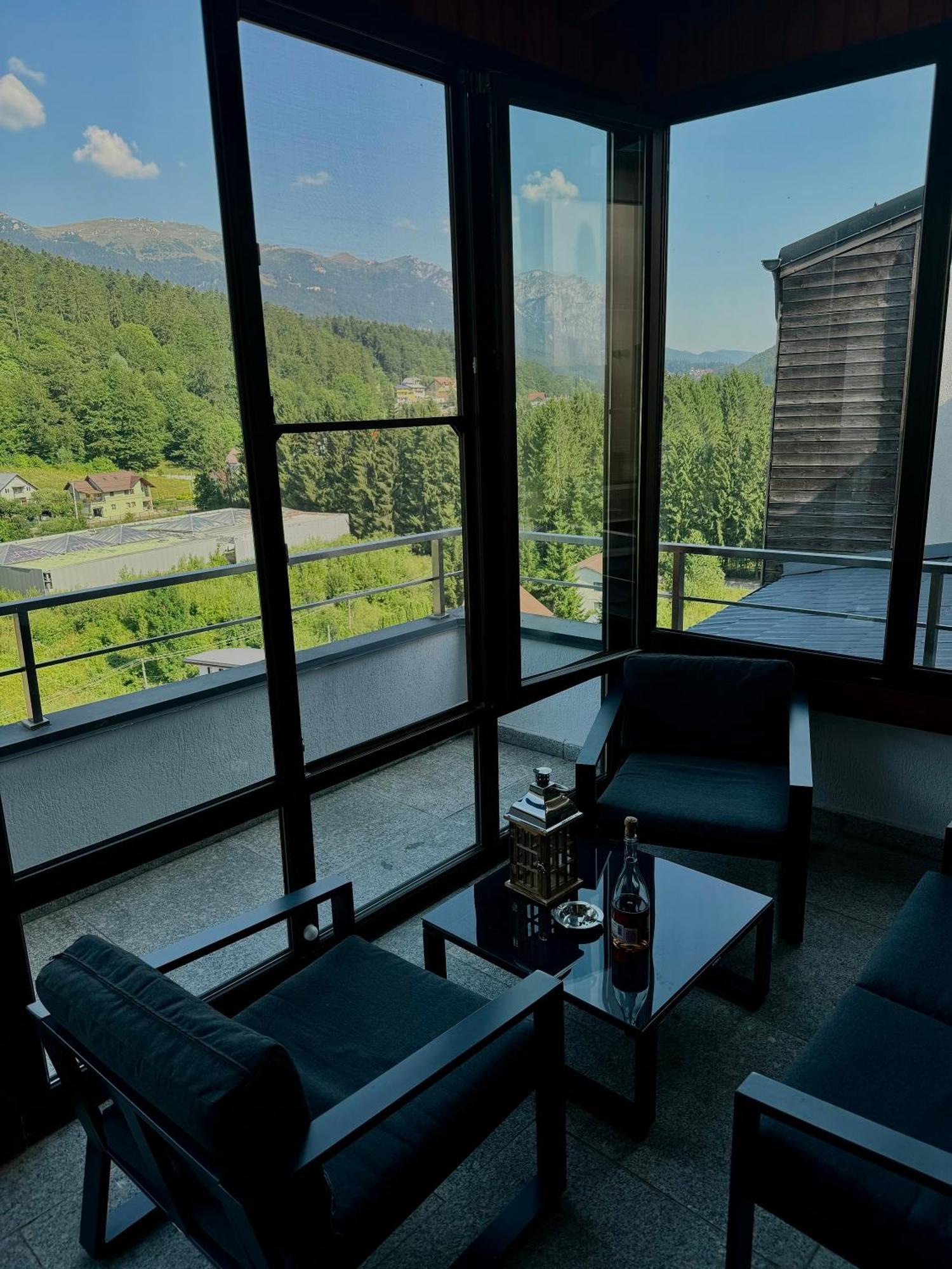 Best View Ap With Parking And 2 Bathrooms Sinaia Exteriör bild